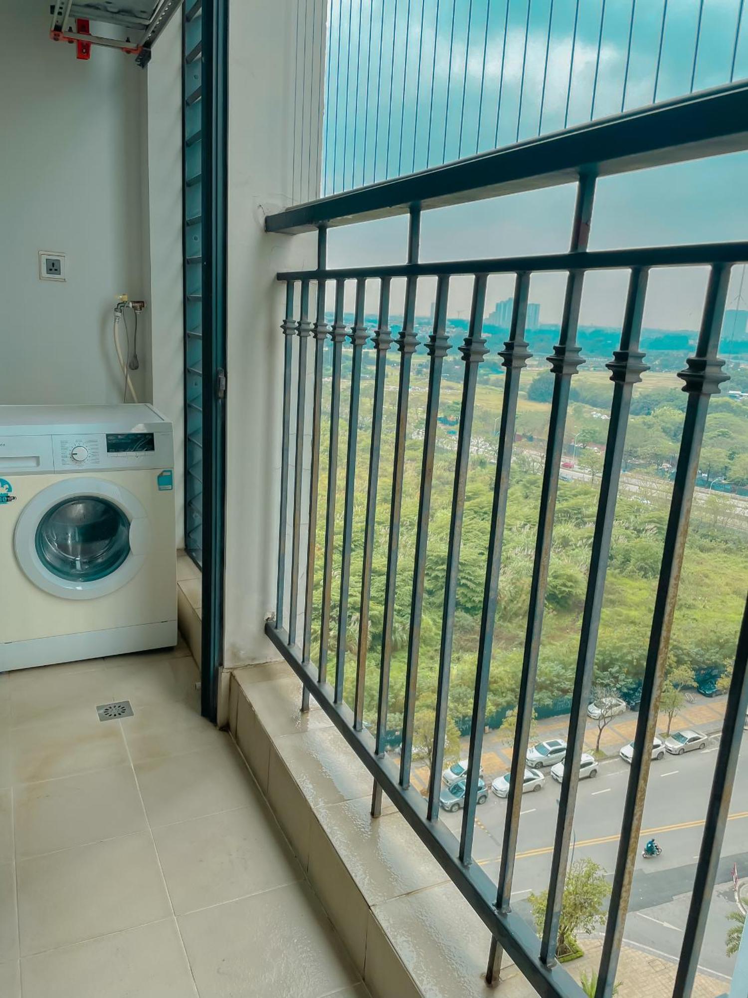 Rosee House -Luxury Apartment In Vinhomes Greenbay ハノイ市 エクステリア 写真