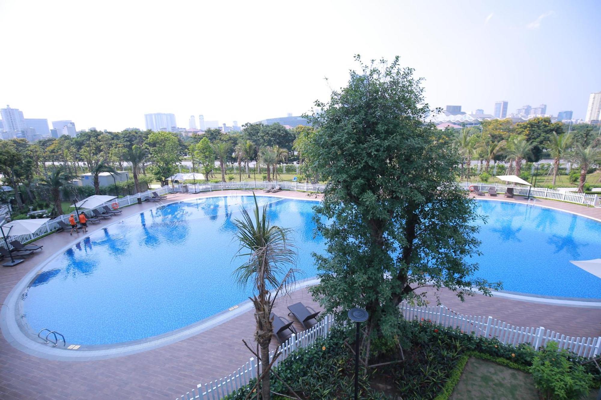 Rosee House -Luxury Apartment In Vinhomes Greenbay ハノイ市 エクステリア 写真