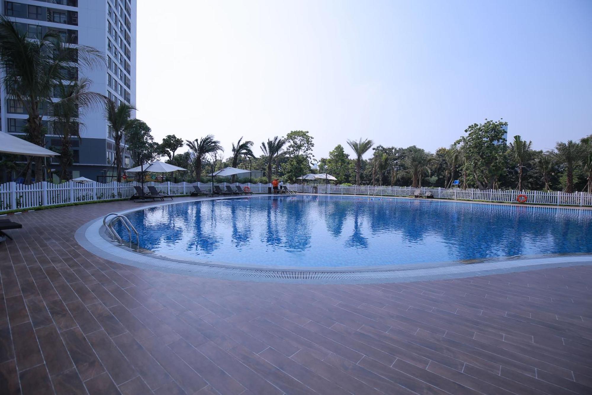 Rosee House -Luxury Apartment In Vinhomes Greenbay ハノイ市 エクステリア 写真