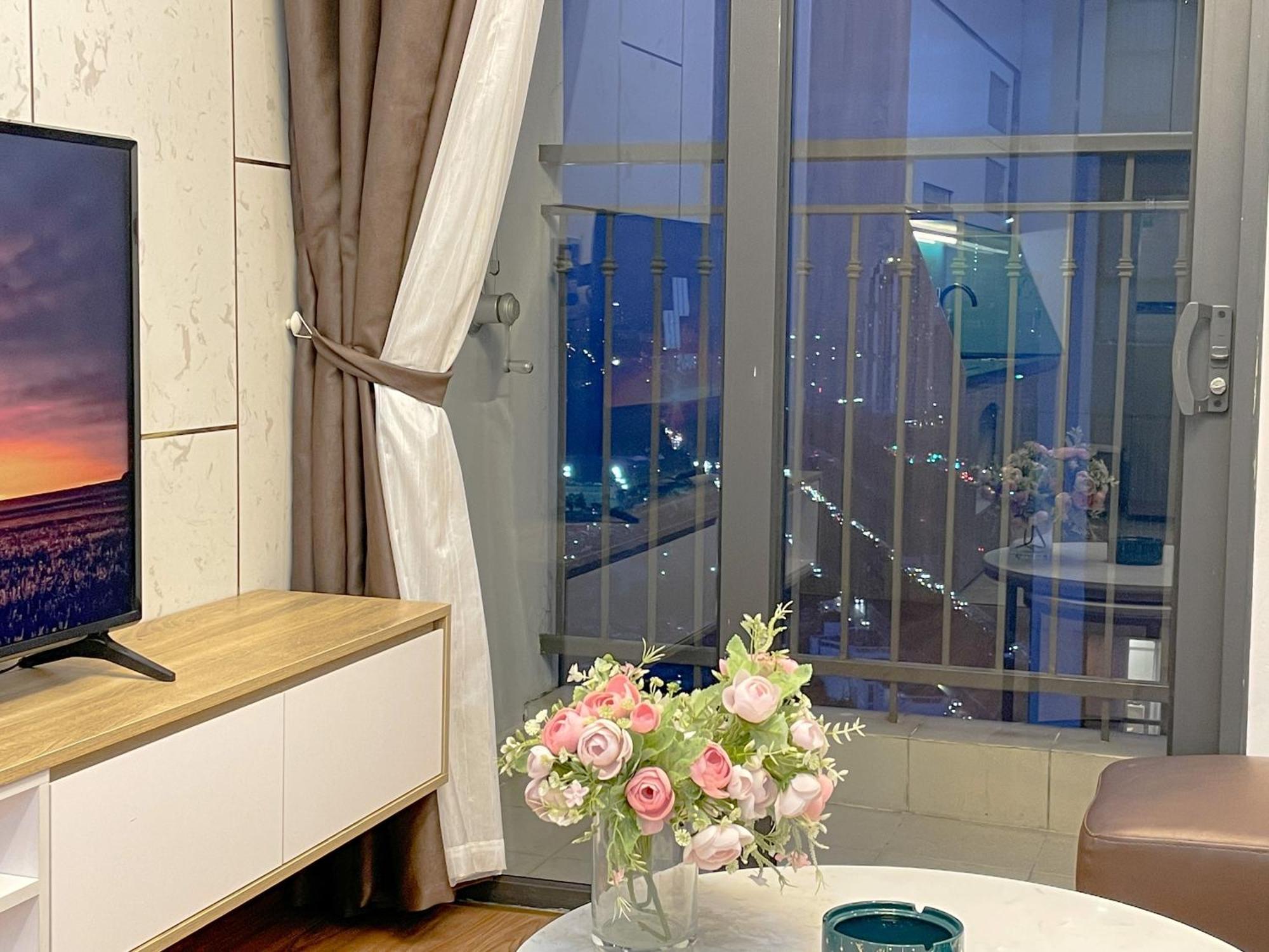 Rosee House -Luxury Apartment In Vinhomes Greenbay ハノイ市 エクステリア 写真