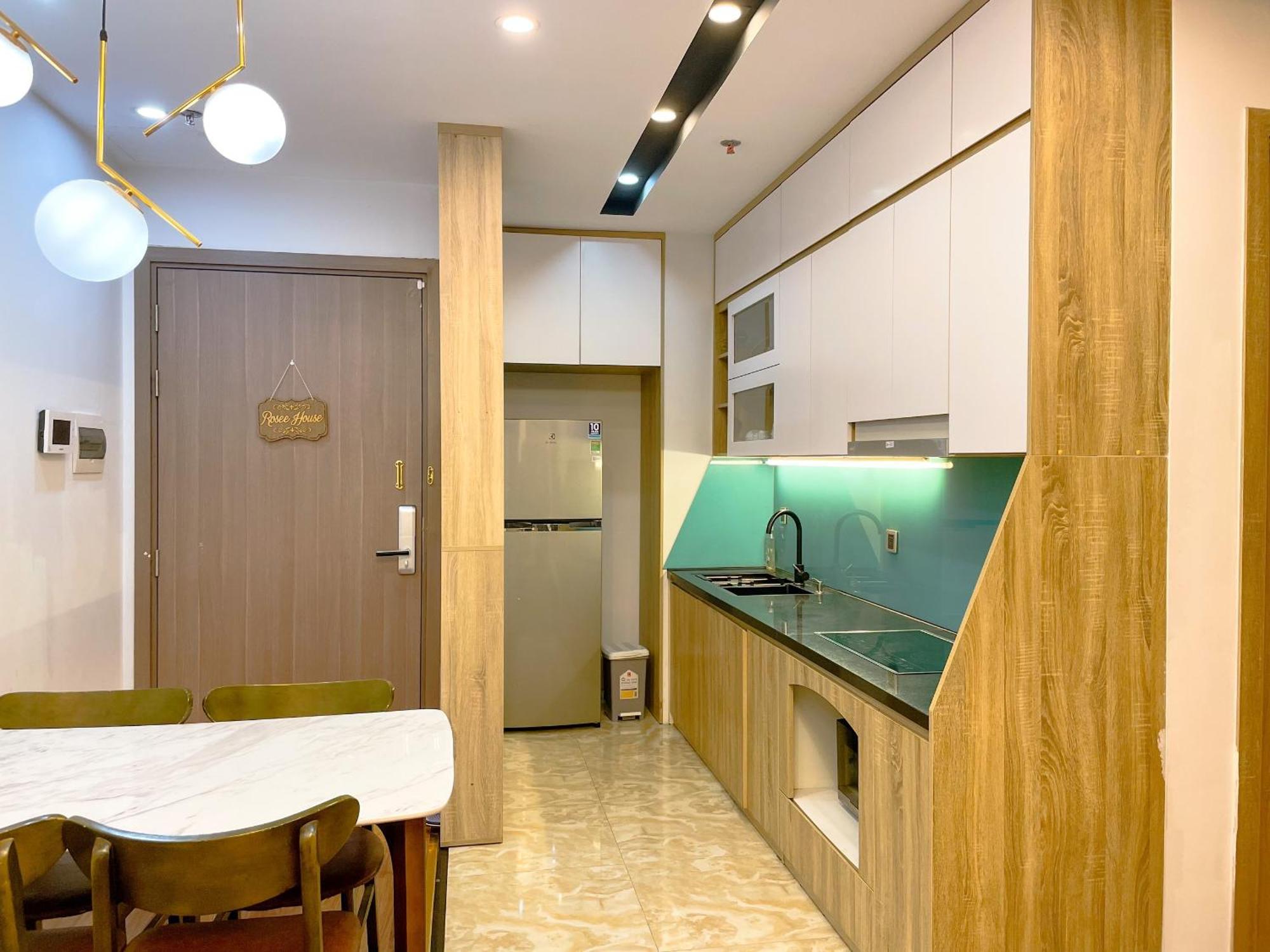 Rosee House -Luxury Apartment In Vinhomes Greenbay ハノイ市 エクステリア 写真